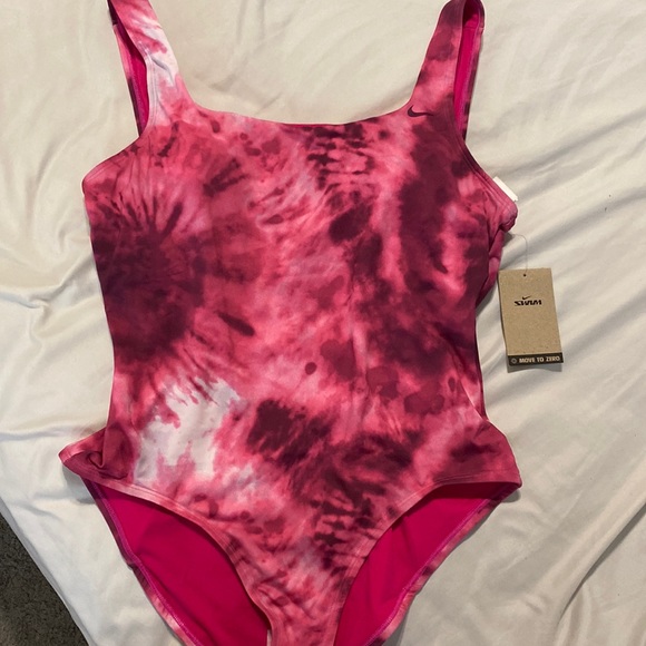 Nike One Piece Swim - Picture 1 of 2